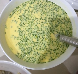 Premium Sizzle Cake Powder for Traditional Vietnamese Banh Xeo Crispy Pancakes - Product Image 2
