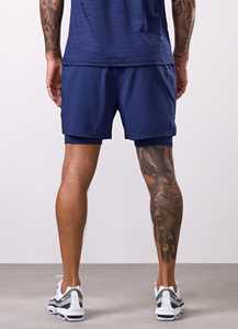Shorts de sport athlétiques double couche pour homme, personnalisés, avec doublure intérieure de compression, cordon de serrage élastique à la taille et poche. - Product Image 2