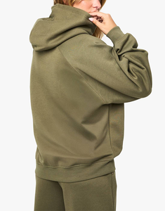 Ensemble de survêtement pour femme en tissu polaire technique, style streetwear, coupe ample, avec pantalon de jogging à jambe large et capuche, version entraînement général - Product Image 3