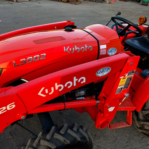 Tracteur agricole compact utilitaire L3902 35HP 2WD diesel avec pompe et moteur, fourni directement par l'usine - Product Image 1