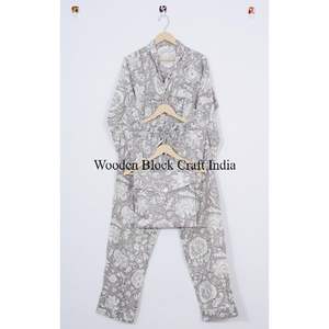 Ensemble de pyjama en coton à imprimé floral, doux et respirant, vêtements de nuit indiens pour femmes, vêtements de nuit confortables pour un confort et une relaxation ultimes - Product Image 5