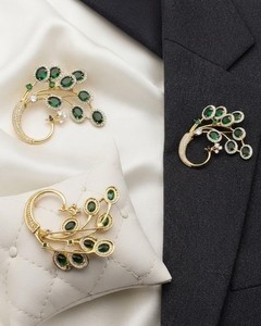 Broche ovale en cristal de zircon plaqué or, motif paon, pour femmes et hommes, idéale pour les mariages et les occasions spéciales - Product Image 1