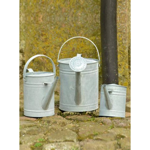Export Quality Metal Watering Can For Garden Decor Farmhouse Rusted Iron Watering <b>Pot</b> Weathered <b>Tin</b> Garden Kettle With Handle - Product Image 2