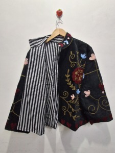 Veste en velours brodée pour femme, manteau floral de luxe fait main, vêtement d'extérieur artisanal de style bohème - Product Image 3