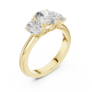 Bague de fiançailles de luxe en or jaune avec trois diamants taille ovale et pierres latérales assorties, fabrication sur mesure de bijoux fins - Product Image 3