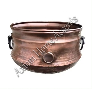 Axiom Home Accents-Olla para manguera de jardín de gran capacidad con tapa y diseño en relieve, ideal para almacenamiento de manguera al aire libre - Product Image 1