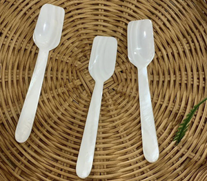 Cuchara de nácar natural vietnamita hecha a mano para servir caviar, postres, helados, café en restaurantes. - Product Image 2