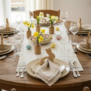 Anneaux de serviette personnalisés en bois de tilleul massif avec nom sur mesure, style rustique campagnard, pour mariage, printemps, écologique - Product Image 6