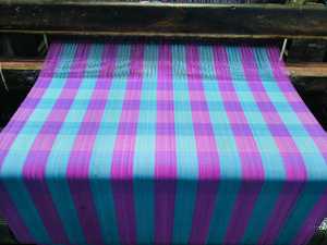 Rouleau de tissu recyclé 100 % nylon écologique à rayures, durable pour sacs de courses et sacs fourre-tout, tissé résistant avec revêtement PVC moyen - Product Image 2