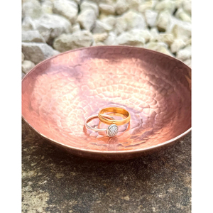 Tazón de cobre martillado de diseño compacto, ideal para reuniones familiares numerosas, eventos y fiestas, con una calidad resistente y duradera. - Product Image 3