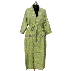 Robe longue Kimono en coton faite à la main pour femmes Robe traditionnelle japonaise à fleurs pour l'été Robe de chambre indienne imprimée à fleurs - Product Image 1