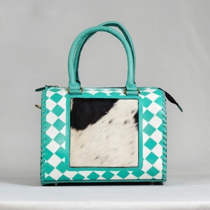 Bolsa de Lona de Cuero con Diseño de Diamantes Blancos Turquesa, con Cierre de Cremallera, Estilo Casual - Product Image 1