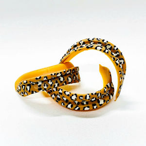 Quan Chi | Pièce de talon d'injection TPU personnalisée avec transfert de chaleur multicolore | OEM respectueux de l'environnement du fabricant du Vietnam - Product Image 1