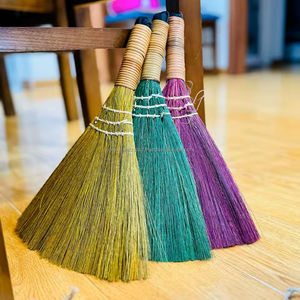 Balai en paille léger fait à la main, outil de balayage en paille naturelle pour une utilisation intérieure et extérieure, fournisseur offrant des options OEM - Product Image 4
