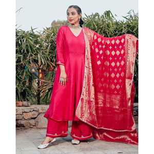 Conjunto de Traje Rojo Satinado Talla XS Devki - Product Image 6