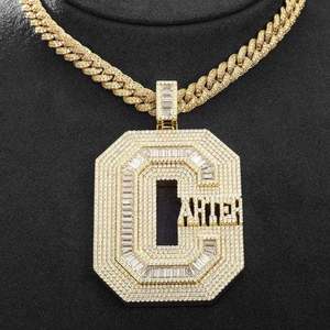 Pendentif Lettre O Luxe Sertie de Diamants Moissanite, Bijou Personnalisé Hip Hop, Finition Or - Product Image 3