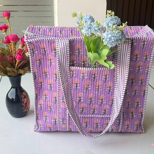 Bolsa de Mano de Algodón Acolchada con Estampado Floral, Bolsa de Compras y Viaje Grande, Elegante Bolsa de Mano para Mujer, Diseño Espacioso y Duradero - Product Image 1