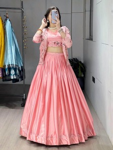 Ensemble coordonné ethnique rose blush de qualité supérieure pour femmes, tenue traditionnelle indienne élégante pour les occasions festives, les mariages - Product Image 1