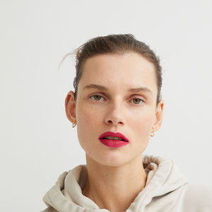 Sudadera con capucha corta informal para mujer, de color liso o estampada, anti-bolitas, de invierno, con bolsillos bordados delanteros y manga larga de punto. - Product Image 6