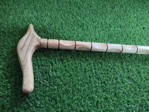 Bastón de Madera Hecho a Mano con Grabado Personalizado, Regalo o Ayuda para la Movilidad para Hombres y Mujeres - Product Image 4