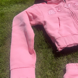Conjunto Deportivo Personalizado de Dos Piezas con Sudadera Corta con Cierre y Pantalones Cortos, Estilo Veraniego con Bordado Desgastado, Traje Deportivo Femenino de Alta Calidad - Product Image 3