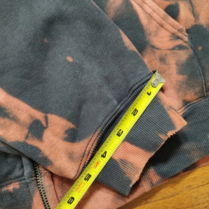 Sweat à capuche zippé pour homme, entièrement personnalisé, en molleton épais, effet délavé, matière coton respirante, style streetwear. - Product Image 4
