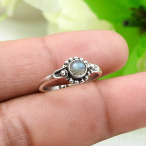 Anillo Apilable de Labradorita Natural Royal Bloom, Plata de Ley 925, Joyería Elegante, Regalo de Aniversario para Ella - Product Image 4