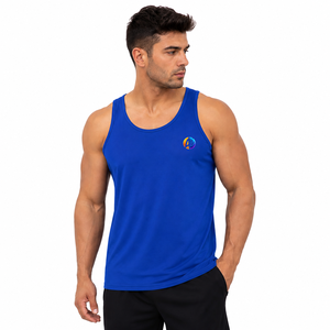 Bordes impecables y tela suave que brindan comodidad para la camiseta sin mangas para hombre, con tejido transpirable para actividades al aire libre y rutinas diarias. - Product Image 1