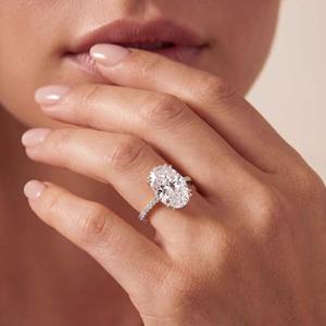 Bagues de fiançailles en or rose 10 carats avec diamant de laboratoire solitaire, pierres latérales fantaisie, forme ovale, ronde, haute joaillerie, or blanc, or jaune - Product Image 1