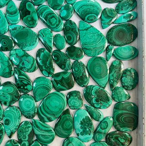Lot de pierres précieuses en malachite, lot de cabochons en malachite en gros, malachite 100% naturelle de qualité supérieure - Product Image 1