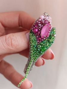 MD HANDICRAFTS MD-9730 Artisan Fox Swan Embroidery Beaded Brooch <b>Pin</b>-Nature Inspired Luxury Fashion Unisex Wedding Jewelry Uttar - Product Image 1