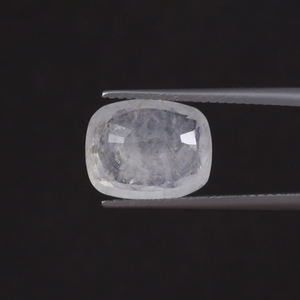 พลอยแซฟไฟร์สีขาวธรรมชาติแบบขายส่ง น้ำหนัก 7.34 กะรัต รูปทรงคุชชั่น ขนาด 12.5x10 มม. ได้รับการรับรองจาก IGI เกรด AAA สำหรับทำเครื่องประดับ - Product Image 3
