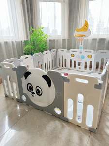 Box per Bambini a Tema Panda Gigante Cinese con Scivolo e Altalena, Parco Giochi Pieghevole con Tappetino, Recinto Sicuro per Interni - Product Image 2