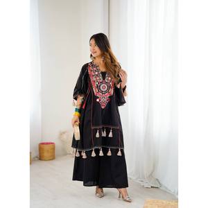 Ensemble coordonné bohème de créateur avec broderie de sequins, haut à manches trois-quarts, taille 5XL - Product Image 3