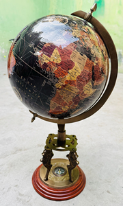 Globe terrestre vintage noir avec support en laiton et boussole, décoration de bureau nautique - Product Image 6