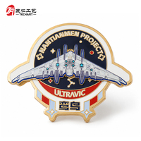 Badges métalliques personnalisés avec base de présentation, emblème imprimé UV 3D, logo personnalisé, objet décoratif de collection pour bureau