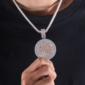 Colgante Personalizado Redondo Totalmente Cubierto de Diamantes, Plata S925, Moissanita, Colgante con Letra Personalizada, Joyería Unisex Estilo Rapper - Product Image 3