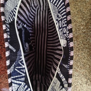 Nouveau sac fourre-tout élégant fait main à imprimé animal avec bandoulière à imprimé animal, deux poignées et fermeture éclair, idéal pour le shopping - Product Image 4