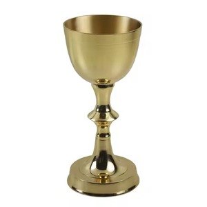 Vaso de Comunión Sagrada de Latón de Lujo para la Adoración Litúrgica y la Oración - Product Image 6