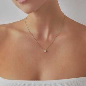 Collier pendentif solitaire en or massif 14k 18k, diamant de laboratoire East West serti clos, 0,50 carat, clarté VS+, pour usage quotidien, haute joaillerie - Product Image 4