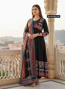 Ensemble Anarkali Kuri en coton brodé par des artisans, avec pantalon et dupatta - Product Image 4
