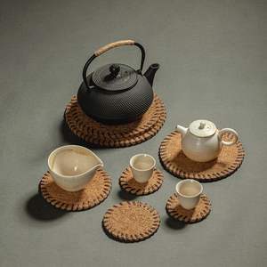 Posavasos de coco hechos a mano a granel, posavasos de fibra de coco absorbentes resistentes al calor listos para enviar desde Vietnam - Product Image 2