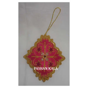 Ornement de Noël à suspendre en forme d'arbre, couleur argent, décoration de Noël, fabrication artisanale avec broderie zari et perles - Product Image 4