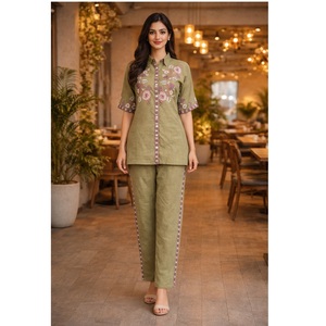 Nouvelle collection de tenues coordonnées pour femmes, manches courtes, à prix réduit, pour occasions habillées et soirées. - Product Image 1