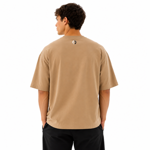 T-shirt oversize stylé pour homme, en tissu doux et résistant, coupe ample et toucher confortable, idéal pour le streetwear et les sports. - Product Image 3