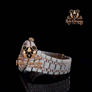 Montre de mode pour homme en quartz avec diamants Moissanite de qualité supérieure, construction en acier inoxydable, pierres brillantes et finitions raffinées - Product Image 1