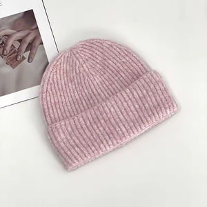 Venta al por mayor de fábrica: Gorros de punto sin costuras para hombre y mujer, ideales para el invierno, cálidos y resistentes al frío. - Product Image 2