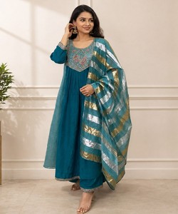 Salwar Kameez traditionnel pour femmes, couleur turquoise, avec dupatta brodée, coupe ample, longueur au sol, tenue de soirée, style Inde Pakistan 86863 DIVA-179 - Product Image 1