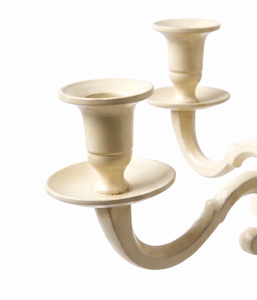 Candelabro Decorativo de Metal Premium, Color Beige, Recubrimiento en Polvo de Aluminio, 5 Brazos, Ecológico, Duradero, Portátil, para Decoración del Hogar y Bodas - Product Image 4
