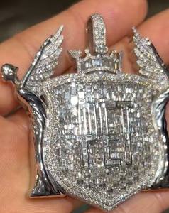 Pendentif Bouclier Personnalisé, Collier Couronne Sertie de Pierres, Logo Personnalisé, Moissanite, Plaqué Or, Bijoux de Luxe Hip Hop Chrétien - Product Image 2